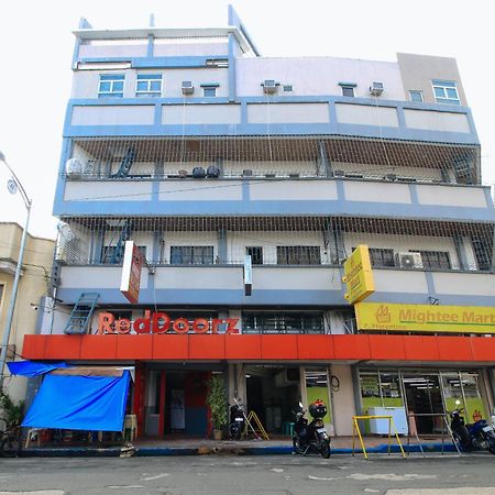 Reddoorz @ P Florentino Street Sampaloc Манила Екстериор снимка