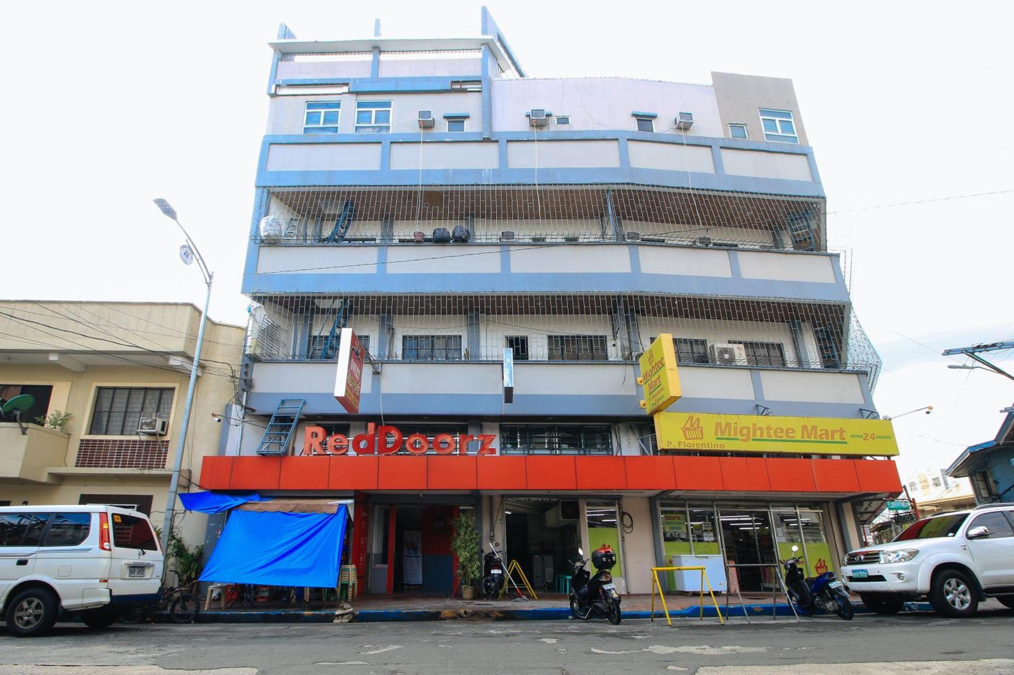 Reddoorz @ P Florentino Street Sampaloc Манила Екстериор снимка